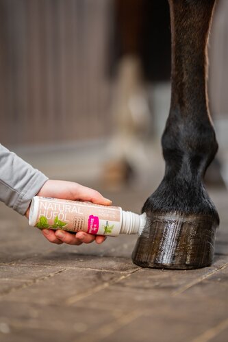 Natural Huföl in der Bürstenflasche 200 ml